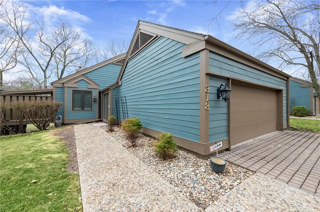 318 Lakeside Drive, Liberty, MO 64068 Main Photo