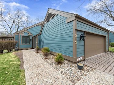 318 Lakeside Drive, Liberty, MO 64068