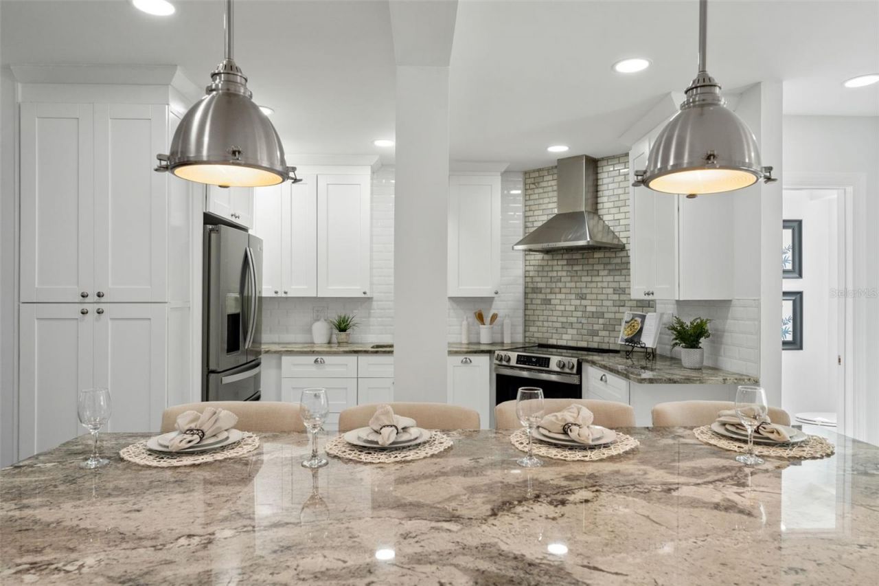 222 11th Avenue N, Saint Petersburg, FL 33701 Photo