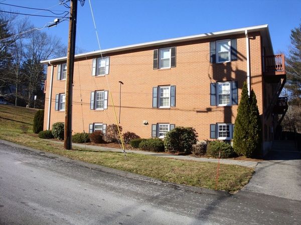297 Ashland Ave, Unit 16, Southbridge, MA 01550
