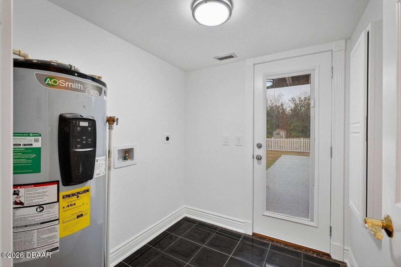 425 Country Circle Drive, Unit E, Port Orange, FL 32128 Photo