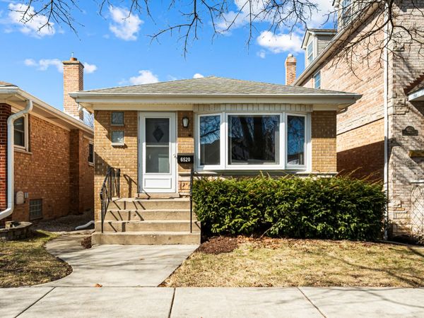 6520 N Oshkosh Avenue , Chicago, IL 60631