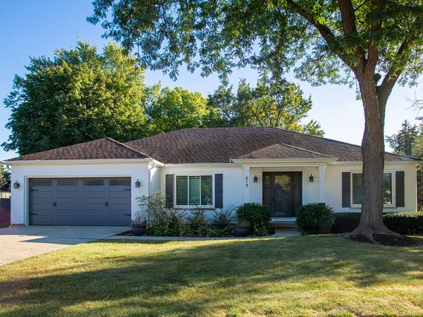 619 W End Road , Roselle, IL 60172