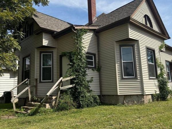 131 S LINCOLN Avenue , Davenport, IA 52802