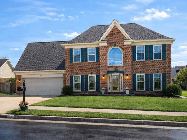 8905 LINDSTROM DR E, Memphis, TN 38016