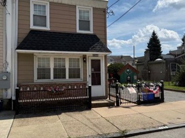 4631 33 SALMON STREET, PHILADELPHIA, PA 19137