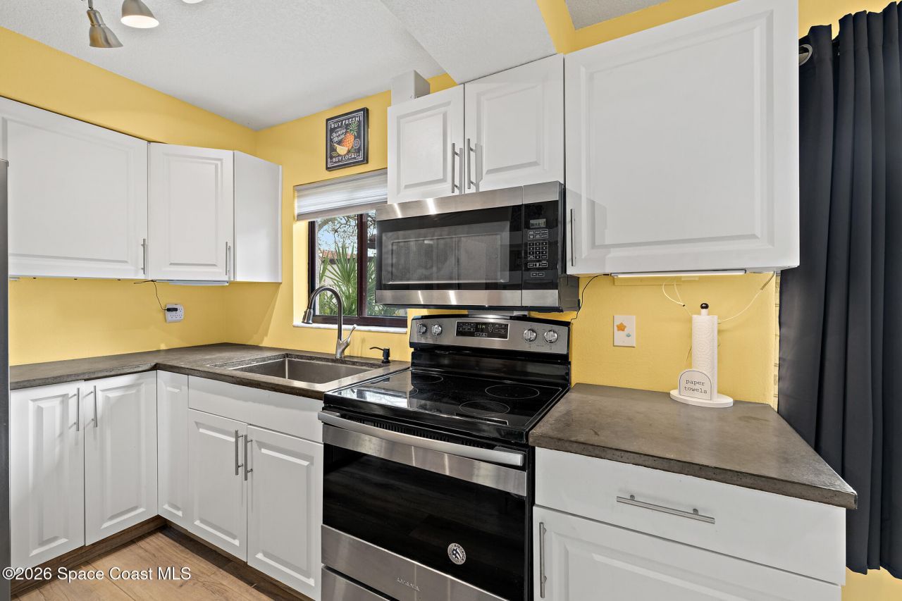 8713 Bay Court , Cape Canaveral, FL 32920 Photo