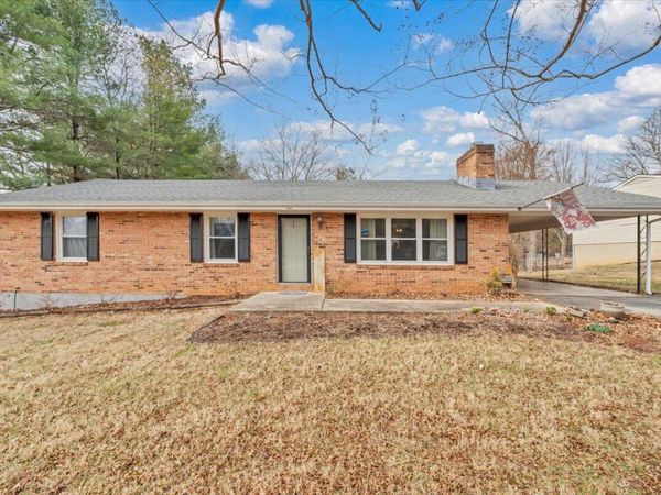 1122 Stratford DR , Bedford, VA 24523