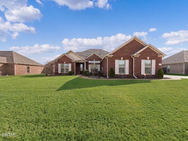 56 Living Waters Drive , Jackson, TN 38305