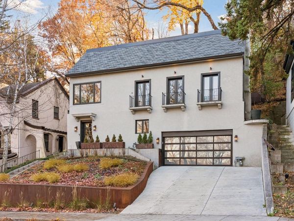 747 Kenwood Parkway, Minneapolis, MN 55403