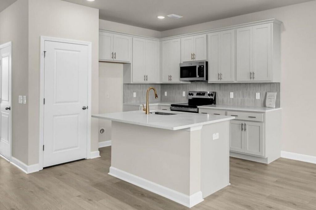 113 Berry Shoals Drive Photo 10