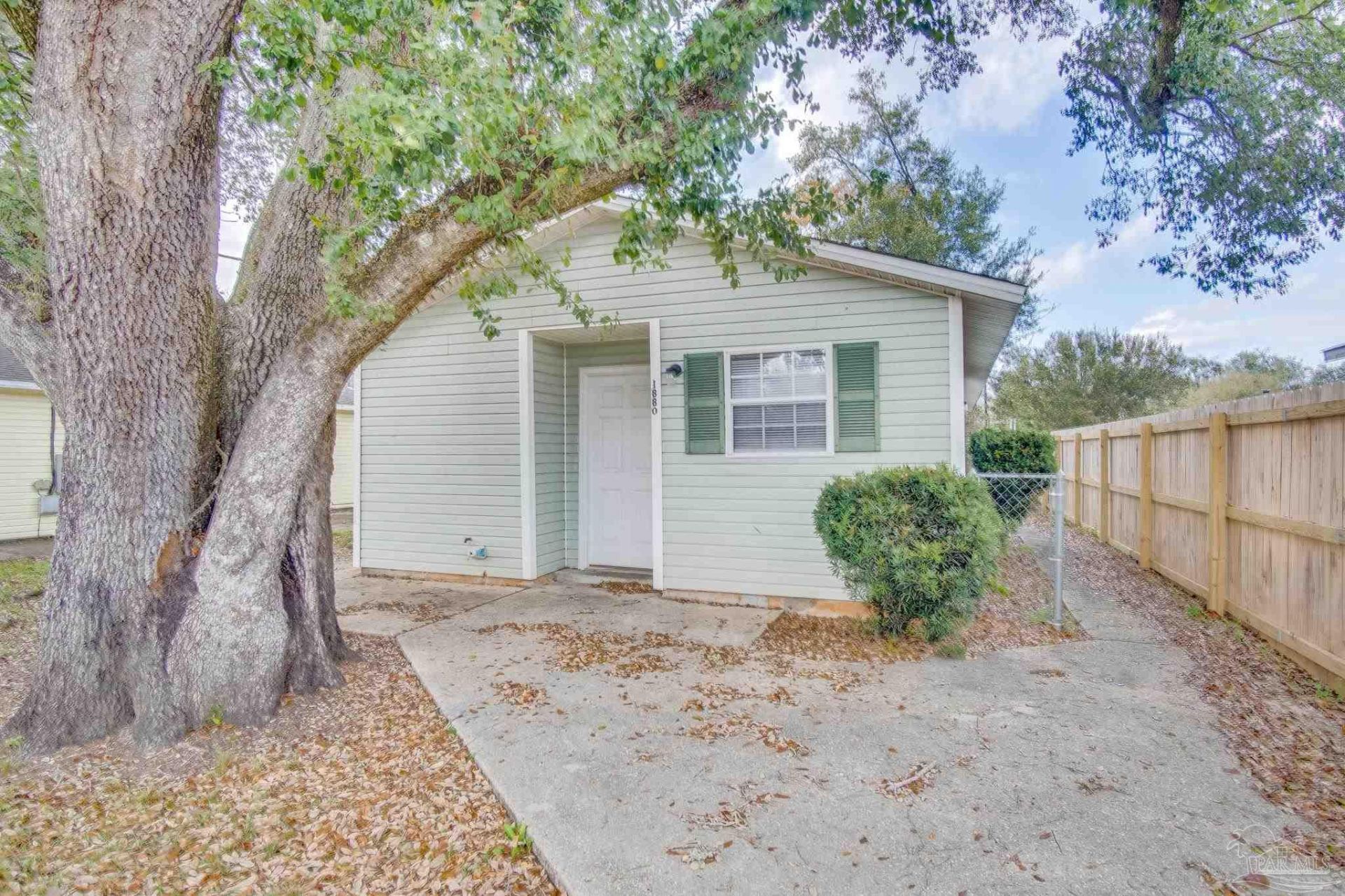 1880 Godfrey St, Pensacola, FL 32501 Main Photo