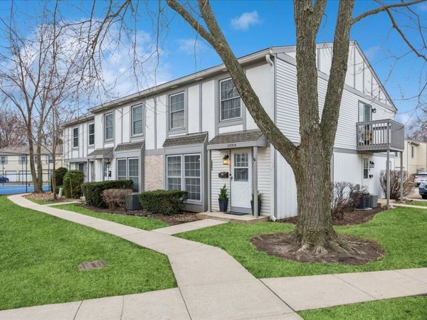 1135 Mount Vernon Court , Unit B, Wheaton, IL 60189