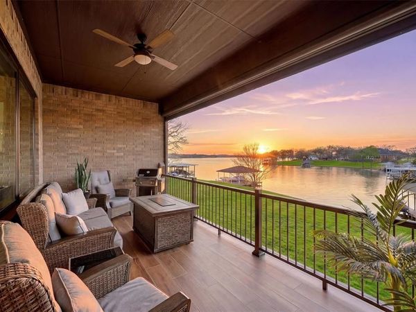 101 Manito Cove , Lake Kiowa, TX 76240