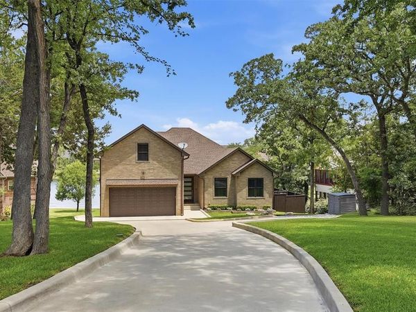 101 Manito Cove, Lake Kiowa, TX 76240