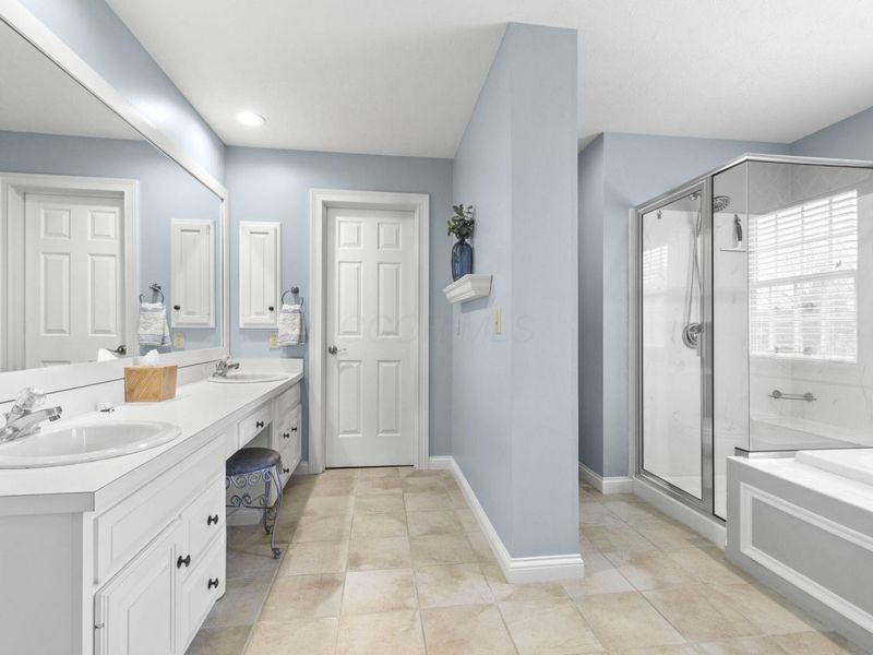 1216 Hooverview Drive , Westerville, OH 43082 Photo 23