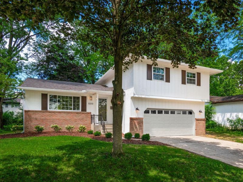 6019 Beechcroft Road, Columbus, OH 43229 Photo 2