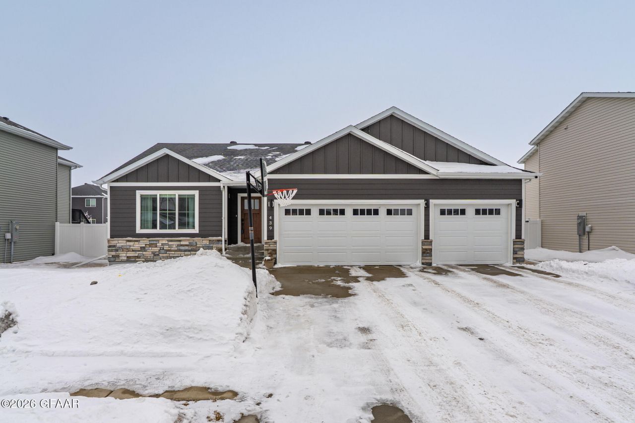 439 59TH Avenue S primary photo