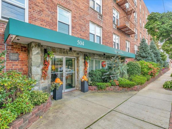 504 Merrick Road , Unit 3G, Lynbrook, NY 11563