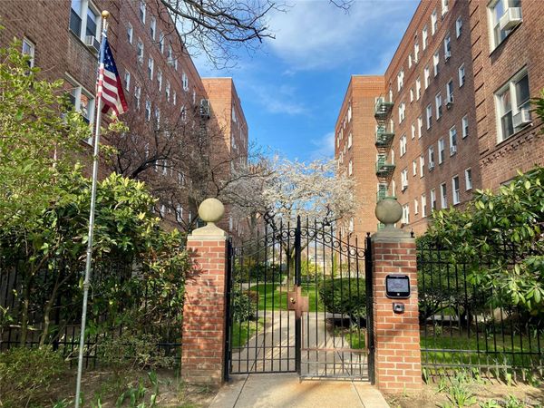 32 Cathedral Avenue, Unit 6C, Hempstead, NY 11550