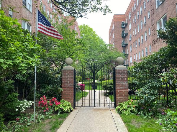 32 Cathedral Avenue , Unit 6C, Hempstead, NY 11550