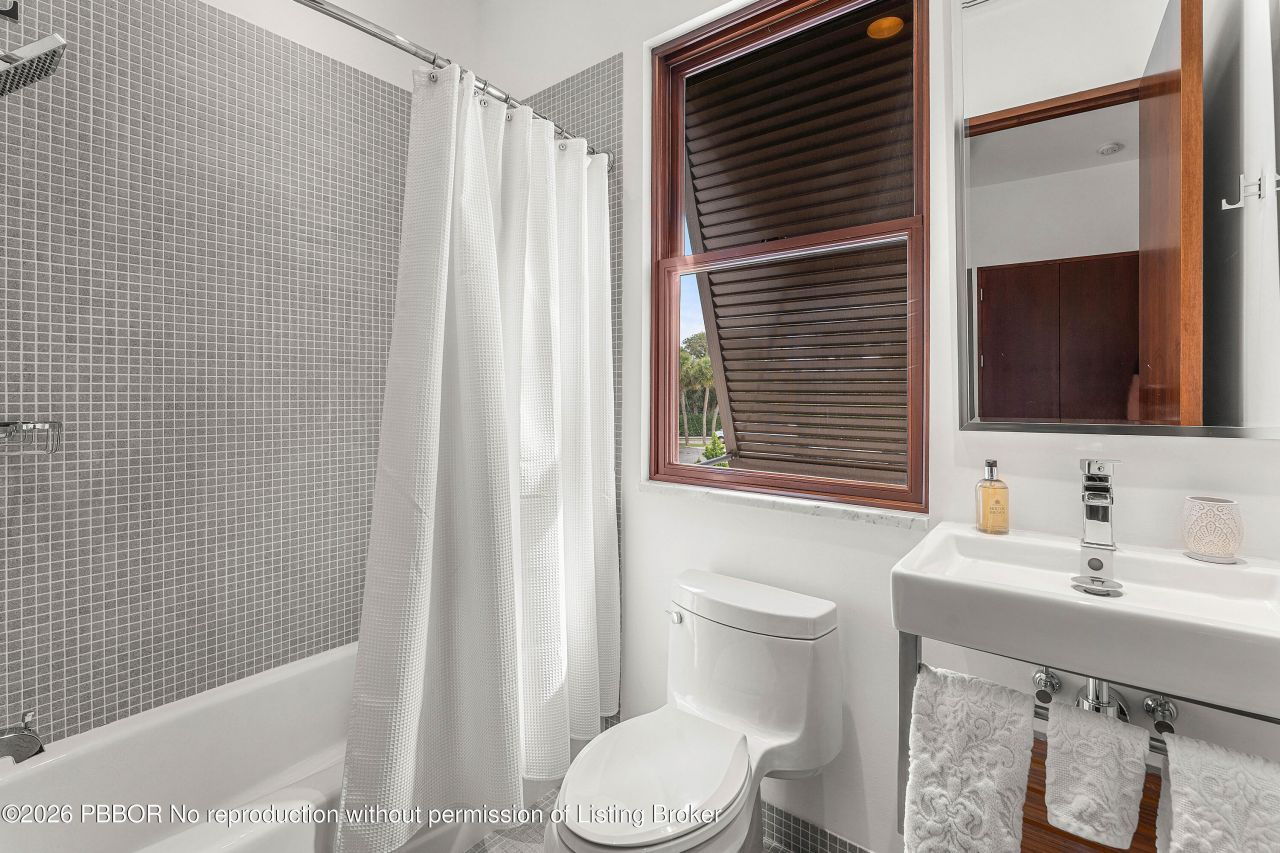 179 E Main Street, Palm Beach, FL 33480 Photo