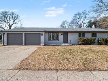 2602 Pinto Drive, Commerce Twp, MI 48382