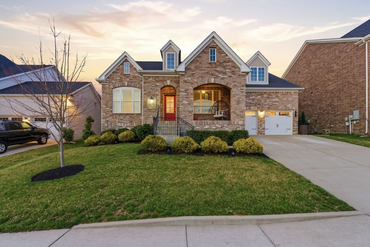 909 Easton Dr, Mount Juliet, TN 37122 Main Photo