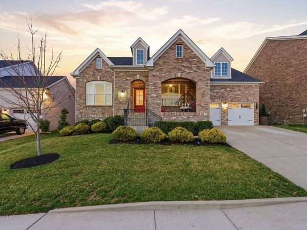 909 Easton Dr, Mount Juliet, TN 37122