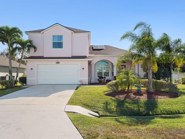 5806 NW Rose Petal Court, Port St. Lucie, FL 34986