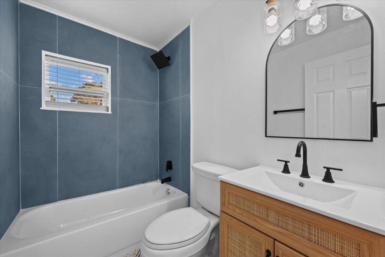 2585 Lorraine Court, North Palm Beach, FL 33403 Photo