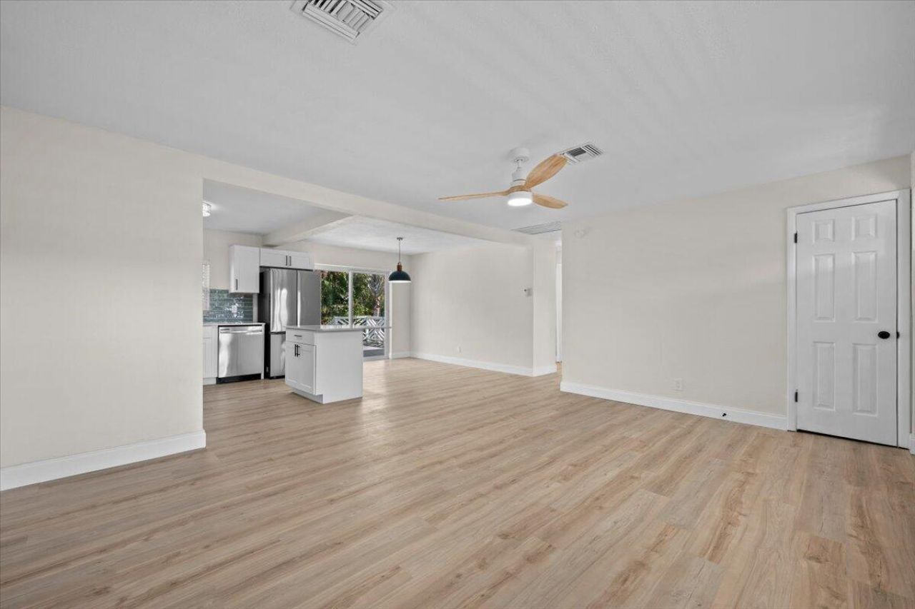 2585 Lorraine Court, North Palm Beach, FL 33403 Photo