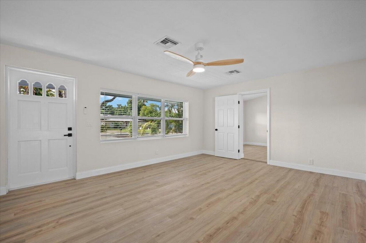 2585 Lorraine Court, North Palm Beach, FL 33403 Photo