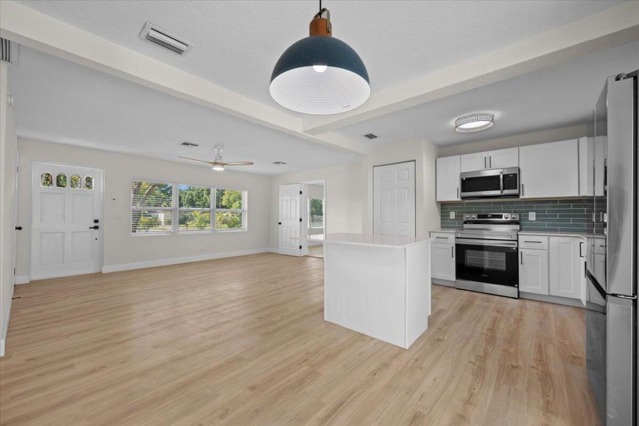 2585 Lorraine Court, North Palm Beach, FL 33403 Photo