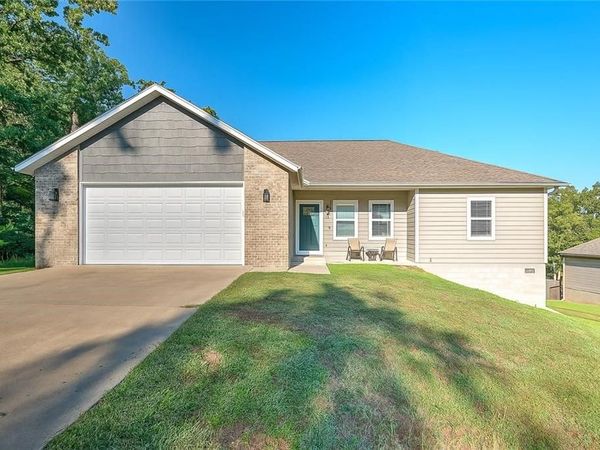 17 Hillington Circle , Bella Vista, AR 72715