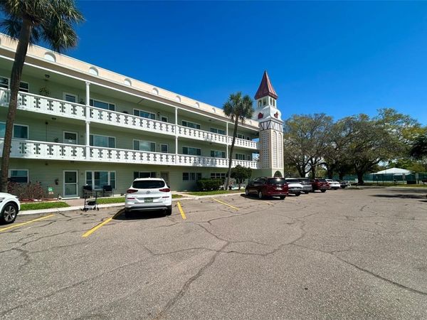 2400 COLUMBIA DRIVE , Unit 18, CLEARWATER, FL 33763