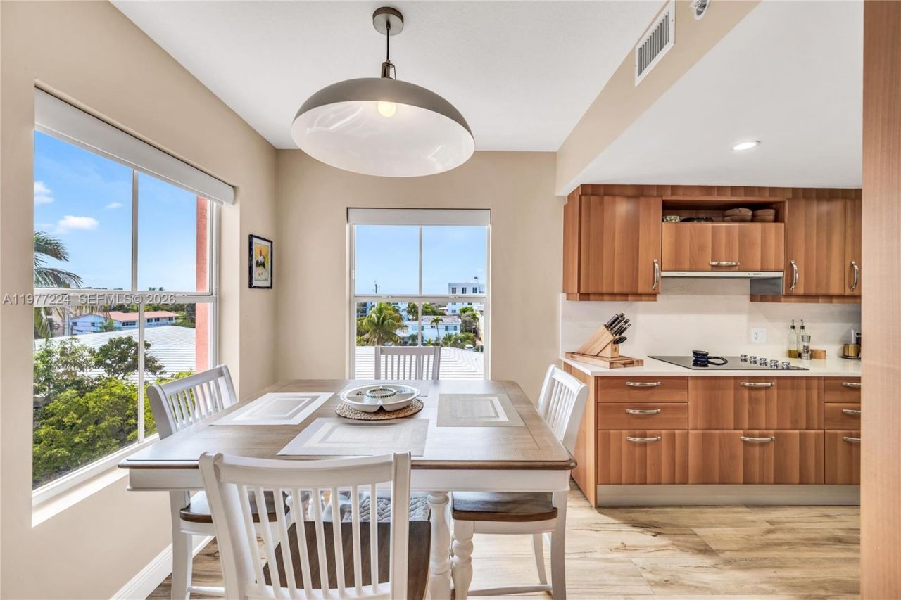 2051 SE 3rd St , Unit 407, Deerfield Beach, FL 33441 Photo