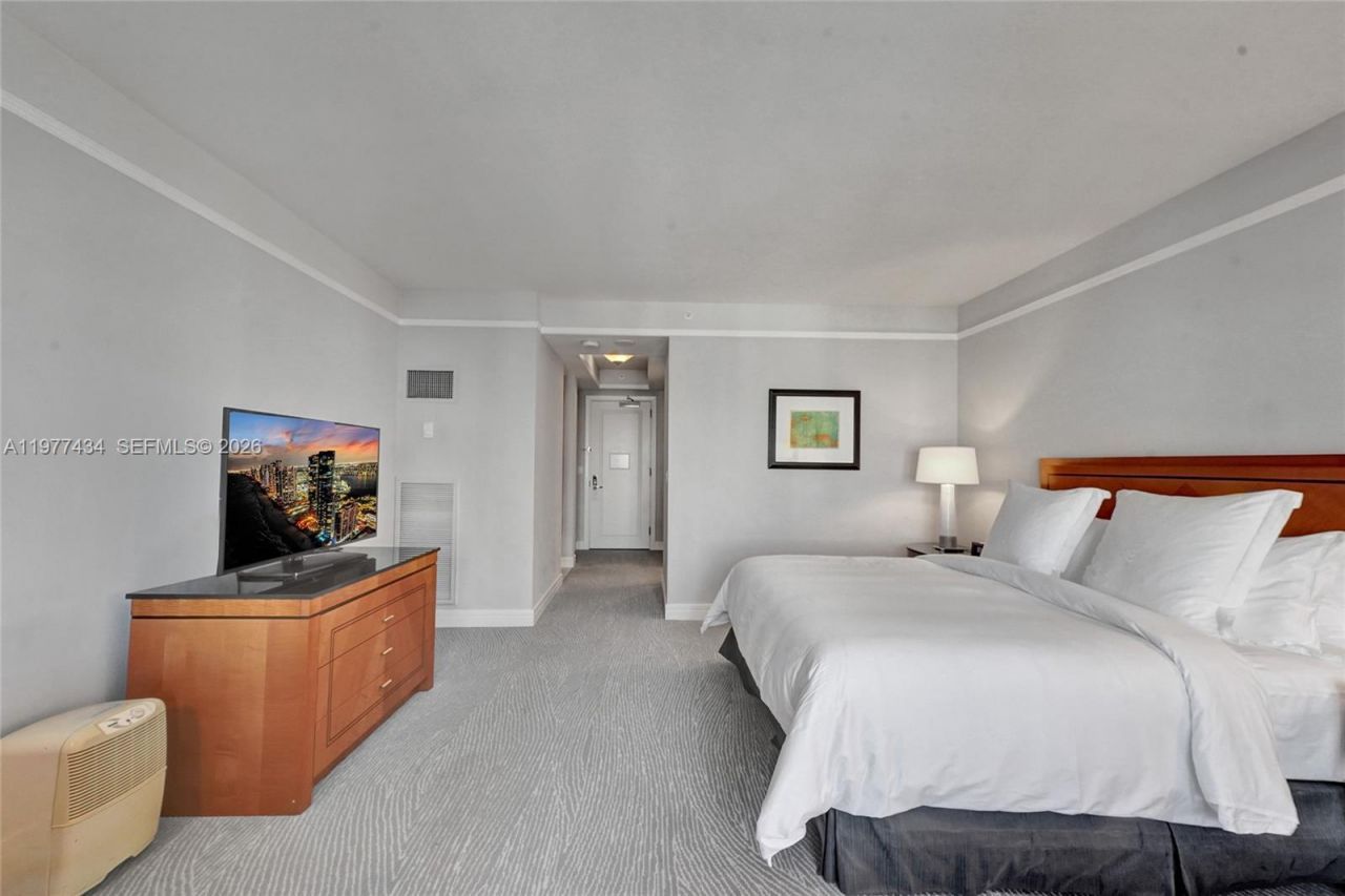 1435 Brickell Ave , Unit 3308, Miami, FL 33131 Photo