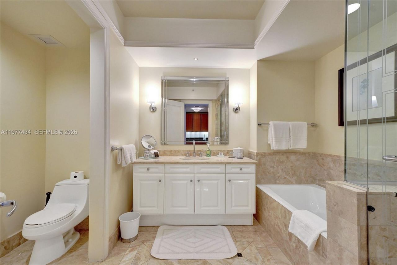 1435 Brickell Ave , Unit 3308, Miami, FL 33131 Photo