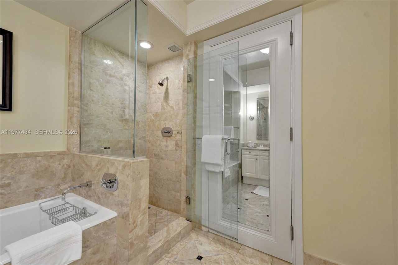 1435 Brickell Ave , Unit 3308, Miami, FL 33131 Photo