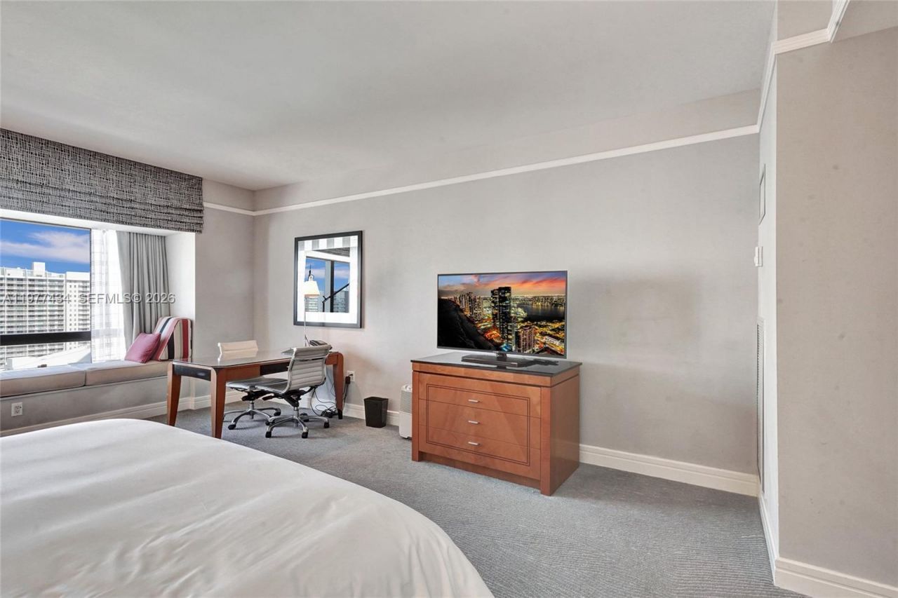 1435 Brickell Ave , Unit 3308, Miami, FL 33131 Photo