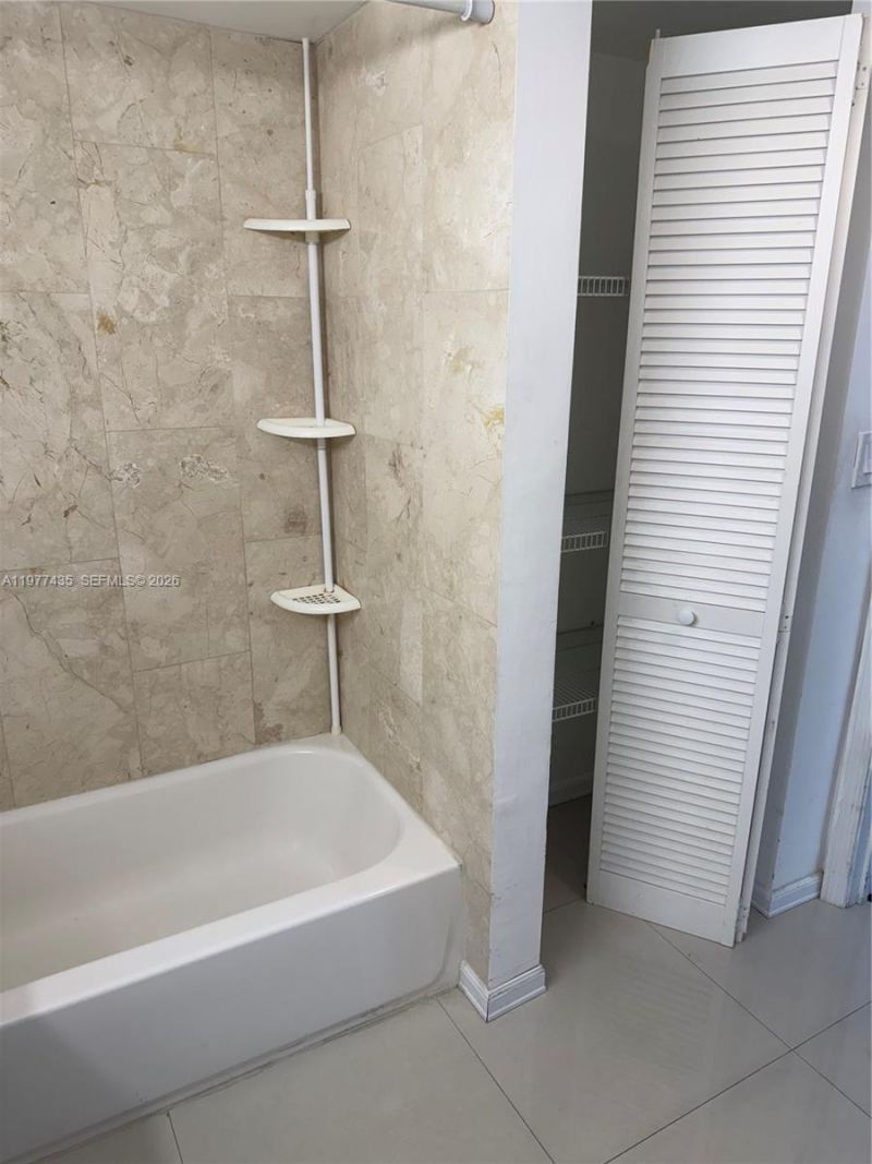 2750 NE 183rd St , Unit 1902, Aventura, FL 33160 Photo