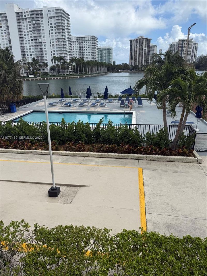 2750 NE 183rd St , Unit 1902, Aventura, FL 33160 Photo