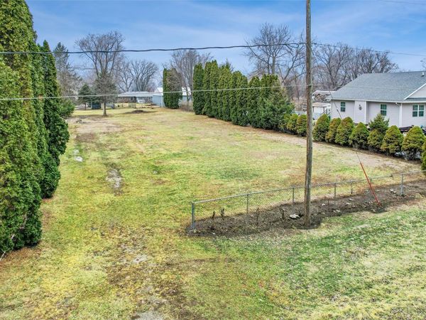 2700 NE 53rd Court, Des Moines, IA 50317