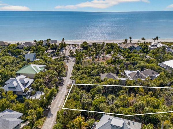 933 Strangler Fig Ln, Sanibel, FL 33957