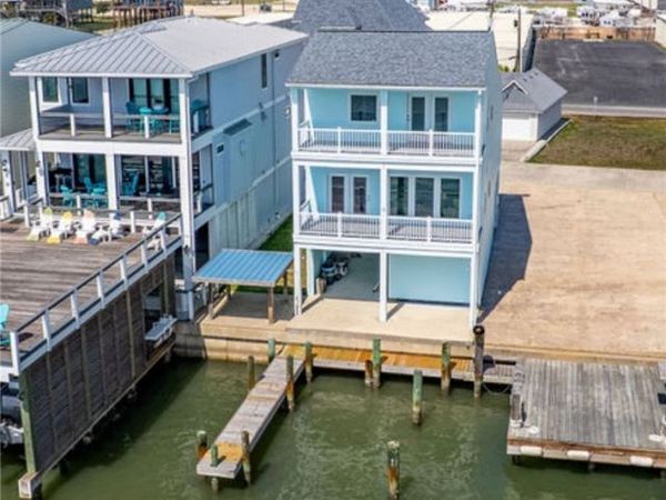 27 Las Palmas Drive , Port O'Connor, TX 77982