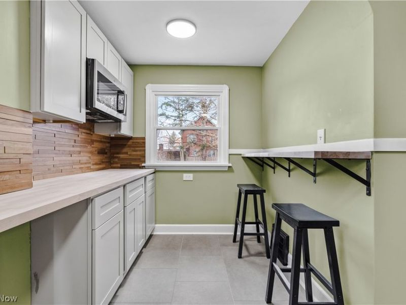 18303 Canterbury Road, Cleveland, OH 44119 Photo 13