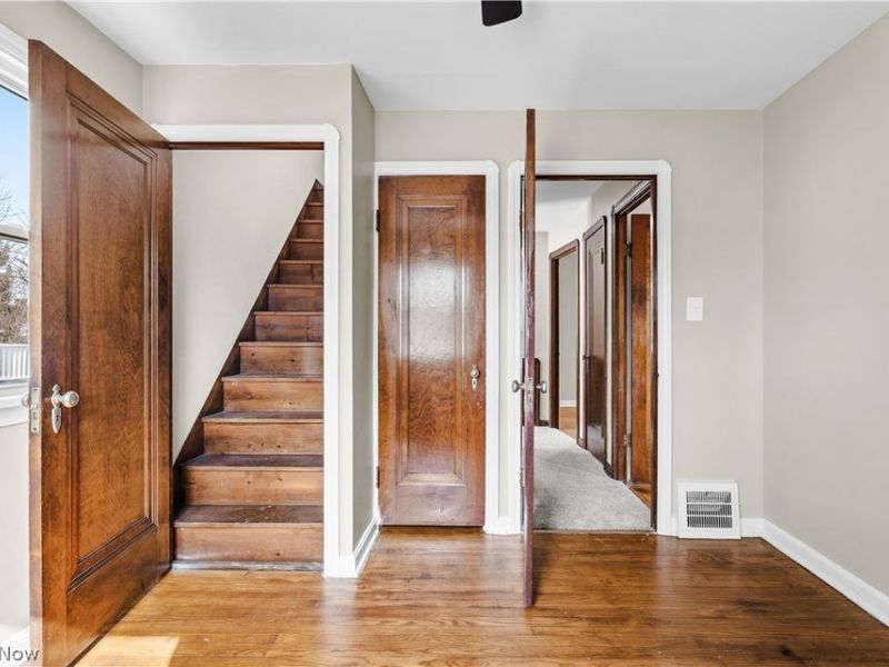 18303 Canterbury Road, Cleveland, OH 44119 Photo 27