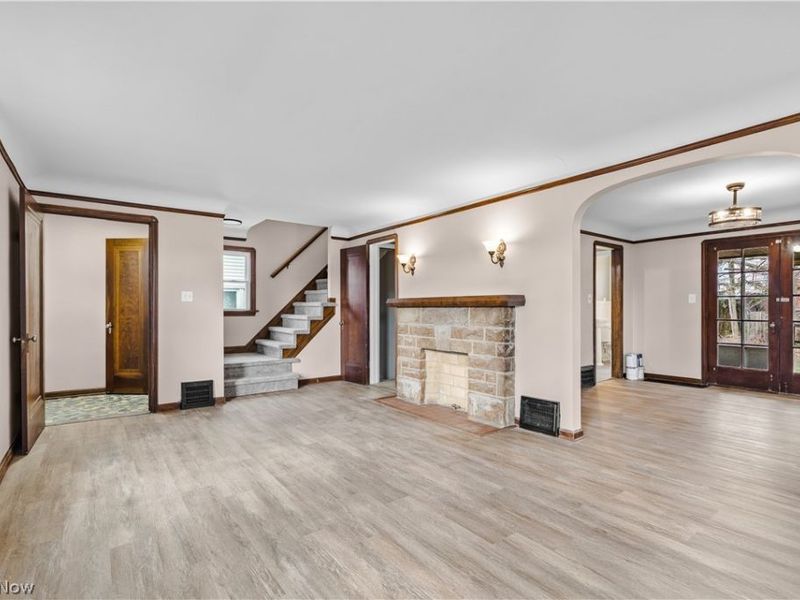 18303 Canterbury Road, Cleveland, OH 44119 Photo 8