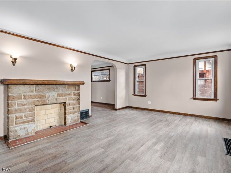 18303 Canterbury Road, Cleveland, OH 44119 Photo 9